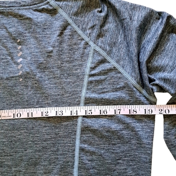 Columbia Heathered Blue Long Sleeve Fitted Athletic top SIZE Large - Picture 5 of 9